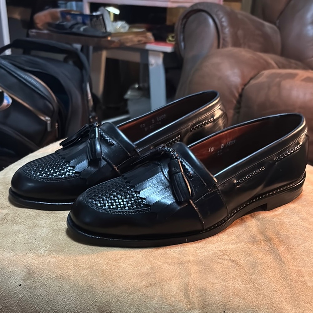 Classic Black Tassel Loafers Allen Edmonds size 10 d